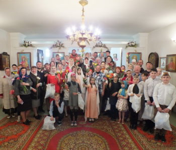 Учащиеся Воскресной школы Озерицкой Слободы выступили с пасхальными представлениями