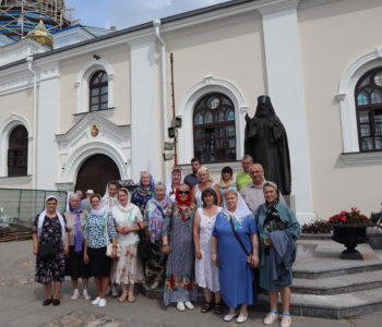 Прихожане прихода храма Покрова Пресвятой Богородицы совершили паломническую поездку по маршруту Жировичи-Сынковичи.